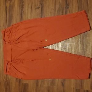 Anne Klein cropped pants in size XL